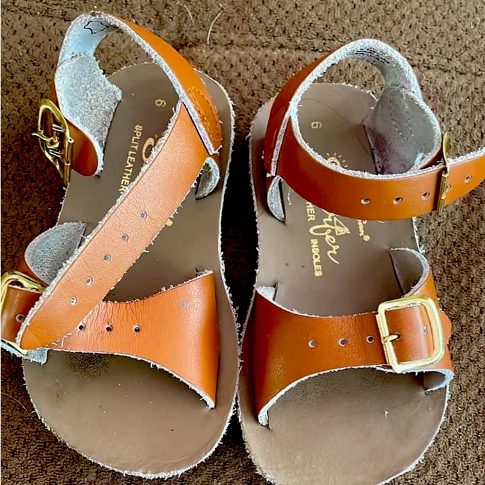 Sun san saltwater sandals vguc size 6 toddler